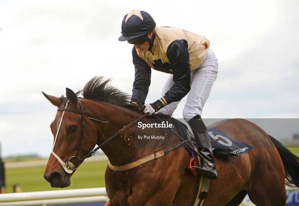 23 May 2009; Magen's Star, with Billy Lee up, wins the Boylesports.com handicap. Boylesports.com Irish Guineas Festival 2009, Curragh Racecourse, Co. Kildare. Picture credit: Pat Murphy / SPORTSFILE