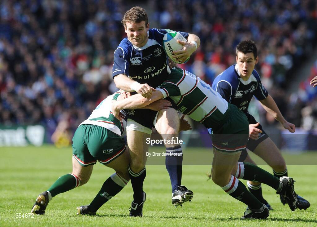 23 May 2009; Gordon D'Arcy, Leinster, supported by Jonathan Sexton, is tackled by Sam Vesty, left, and Julien Dupuy, Leicester Tigers. Heineken Cup Final, Leinster v Leicester Tigers, Murrayfield Stadium, Edinburgh, Scotland. Picture credit: Brendan Moran / SPORTSFILE
