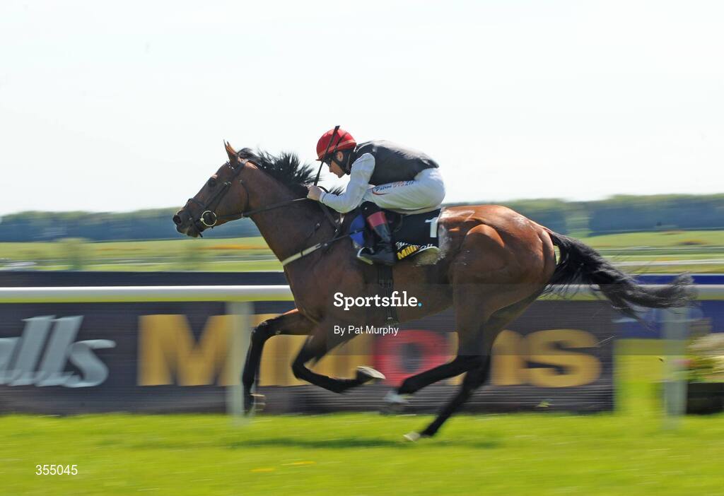 24 May 2009; Casual Conquest, with Pat Smullen up, on their way to winning the Tattersalls Gold Cup. Boylesports.com Irish Guineas Festival 2009, Curragh Racecourse, Co. Kildare. Picture credit: Pat Murphy / SPORTSFILE