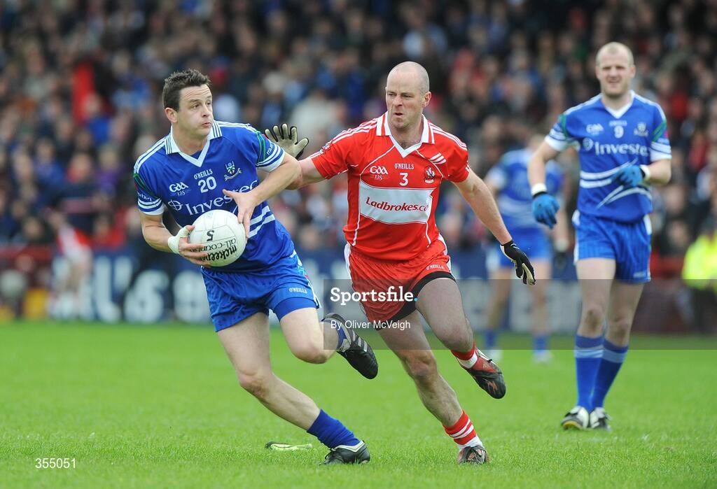 24 May 2009; Raymond Ronaghan, Monaghan, in action against Kevin McCloy, Derry. Ulster GAA Football Senior Championship Quarter-Final, Derry v Monaghan, Celtic Park, Derry. Picture credit: Oliver McVeigh / SPORTSFILE