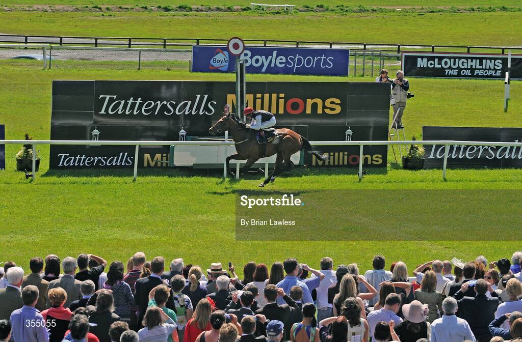 24 May 2009; Casual Conquest, with Pat Smullen up, crosses the finish to win the Tattersalls Gold Cup, Group 1. Boylesports.com Irish Guineas Festival 2009, Curragh Racecourse, Co. Kildare. Picture credit: Brian Lawless / SPORTSFILE