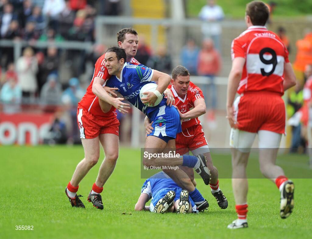 24 May 2009; Paul Finlay, Monaghan, in action against Barry McGoldrick and Barry Mullan, Derry. Ulster GAA Football Senior Championship Quarter-Final, Derry v Monaghan, Celtic Park, Derry. Picture credit: Oliver McVeigh / SPORTSFILE