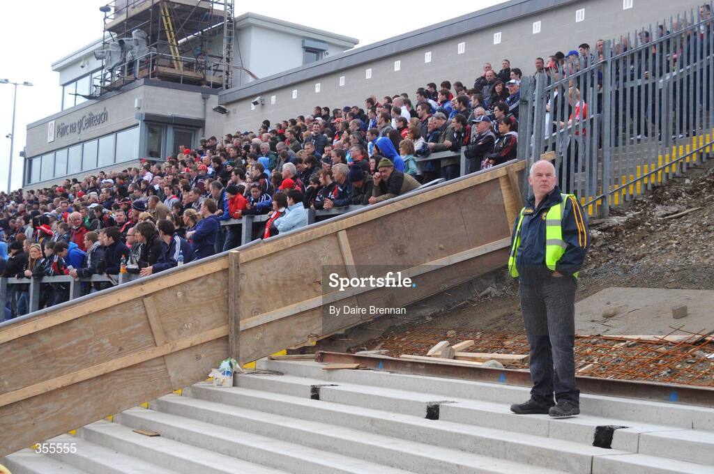 24 May 2009; Derry GAA steward Pat Kidd stands alone in the final section of the terrace to be completed. Ulster GAA Football Senior Championship Quarter-Final, Derry v Monaghan, Celtic Park, Derry. Picture credit: Daire Brennan / SPORTSFILE