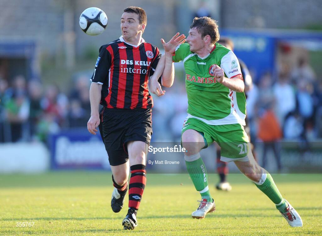 29 May 2009; Brian Shelley, Bohemians, in action against Denis Behan, Cork City. League of Ireland Premier Division, Cork City v Bohemians, Turners Cross, Cork. Picture credit: Matt Browne / SPORTSFILE