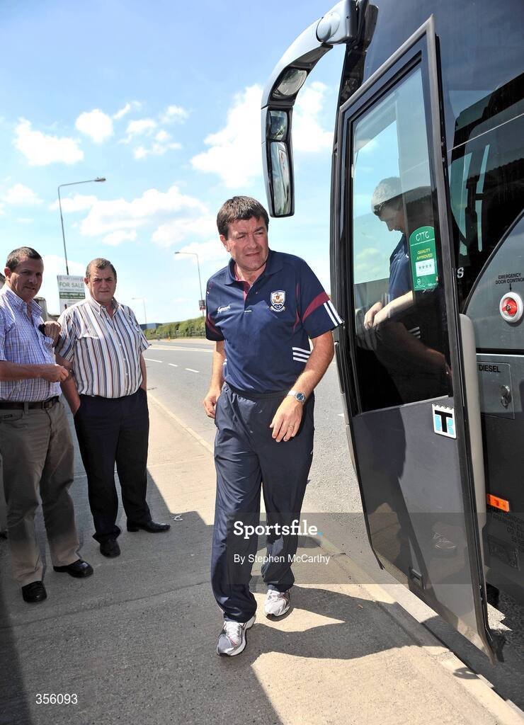 31 May 2009; Galway manager John McIntyre leaves the team bus as his side make their way into O'Moore Park for their first game in the Leinster GAA Hurling Championship. Leinster GAA Hurling Senior Championship Quarter-Final, Laois v Galway, O'Moore Park, Portlaoise, Co. Laois. Picture credit: Stephen McCarthy / SPORTSFILE