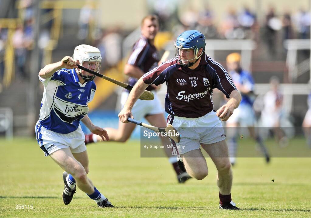 31 May 2009; Damien Hayes, Galway, in action against Brian Stapleton, Laois. Leinster GAA Hurling Senior Championship Quarter-Final, Laois v Galway, O'Moore Park, Portlaoise, Co. Laois. Picture credit: Stephen McCarthy / SPORTSFILE