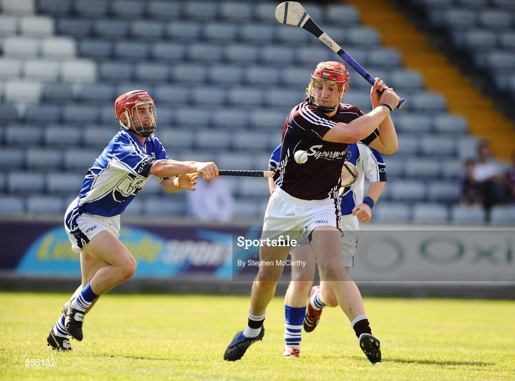 31 May 2009; Joe Canning, Galway, in action against John A Delaney, Laois. Leinster GAA Hurling Senior Championship Quarter-Final, Laois v Galway, O'Moore Park, Portlaoise, Co. Laois. Picture credit: Stephen McCarthy / SPORTSFILE