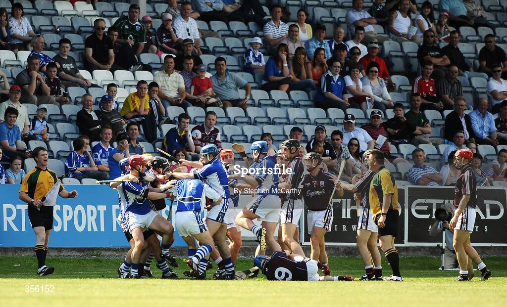 31 May 2009; Galway and Laois players tussle off the ball. Leinster GAA Hurling Senior Championship Quarter-Final, Laois v Galway, O'Moore Park, Portlaoise, Co. Laois. Picture credit: Stephen McCarthy / SPORTSFILE