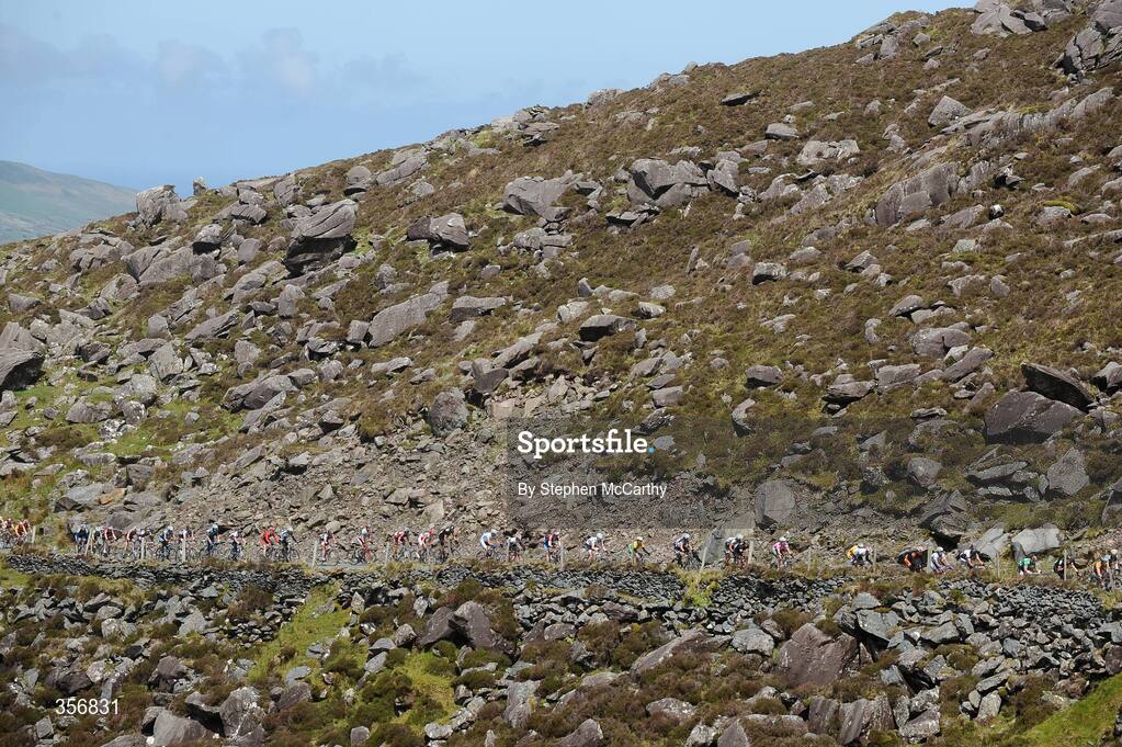 20 May 2009; A general view of the riders on the Conor Pass climb. FBD Insurance Ras 2009, Stage 4, Cahirciveen to Killorglin. Picture credit: Stephen McCarthy / SPORTSFILE