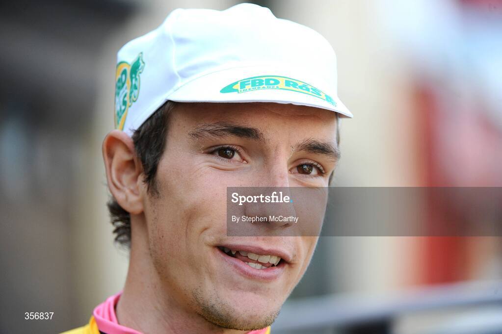 20 May 2009; New race leader Simon Richardson, Rapha Condor. FBD Insurance Ras 2009, Stage 4, Cahirciveen to Killorglin. Picture credit: Stephen McCarthy / SPORTSFILE