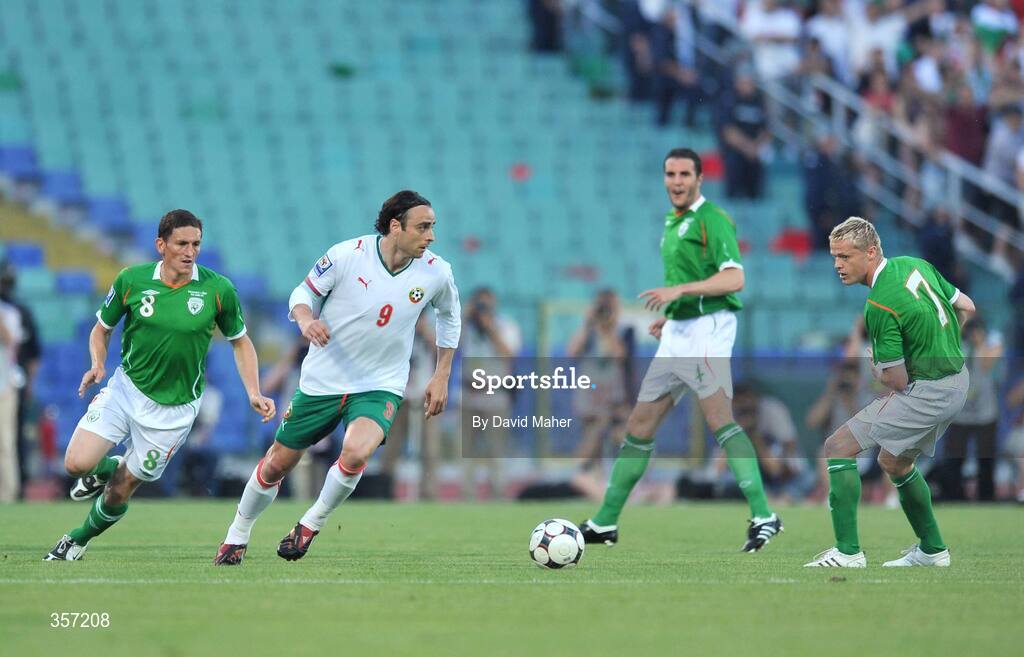 6 June 2009; Dimitar Berbatov, Bulgaria, in action against  Keith Andrews, left, John O'Shea and Damien Duff, right, Republic of Ireland. 2010 FIFA World Cup Qualifier, Bulgaria v Republic of Ireland, Vasil Levski Stadion, Sofia, Bulgaria. Picture credit: David Maher / SPORTSFILE