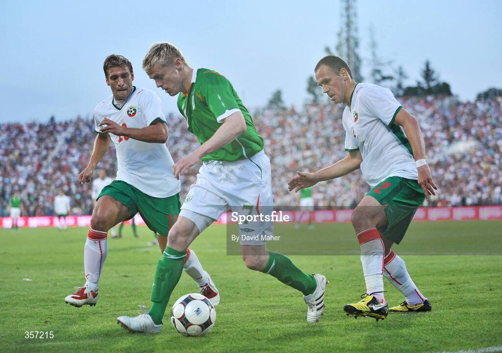 6 June 2009; Damien Duff, Republic of Ireland, in action against Radostin Kishishev, right, and Stilian Petrov Bulgaria. 2010 FIFA World Cup Qualifier, Bulgaria v Republic of Ireland, Vasil Levski Stadion, Sofia, Bulgaria. Picture credit: David Maher / SPORTSFILE