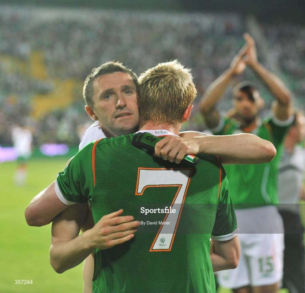 6 June 2009; Robbie Keane, left, Republic of Ireland celebrates at the end of the game with team-mate Damien Duff. 2010 FIFA World Cup Qualifier, Bulgaria v Republic of Ireland, Vasil Levski Stadion, Sofia, Bulgaria. Picture credit: David Maher / SPORTSFILE