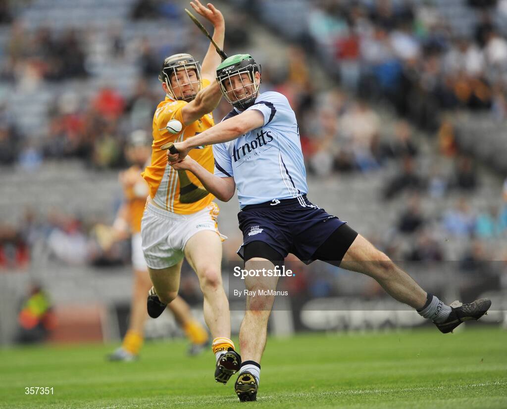 7 June 2009; Liam Ryan, Dublin, in action against Neill McAuley, Antrim. Leinster GAA Hurling Senior Championship First Round, Dublin v Antrim, Croke Park, Dublin. Picture credit: Ray McManus / SPORTSFILE