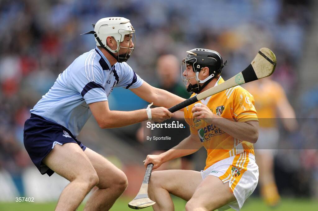7 June 2009; Sean Delargy, Antrim, in action against Michael Carton, Dublin. Leinster GAA Hurling Senior Championship First Round, Dublin v Antrim, Croke Park, Dublin. Photo by Sportsfile