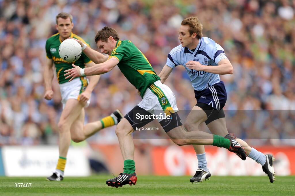7 June 2009; Stephen Bray, Meath, in action against Paul Griffin, Dublin. Leinster GAA Football Senior Championship Quarter-Final, Dublin v Meath, Croke Park, Dublin. Photo by Sportsfile