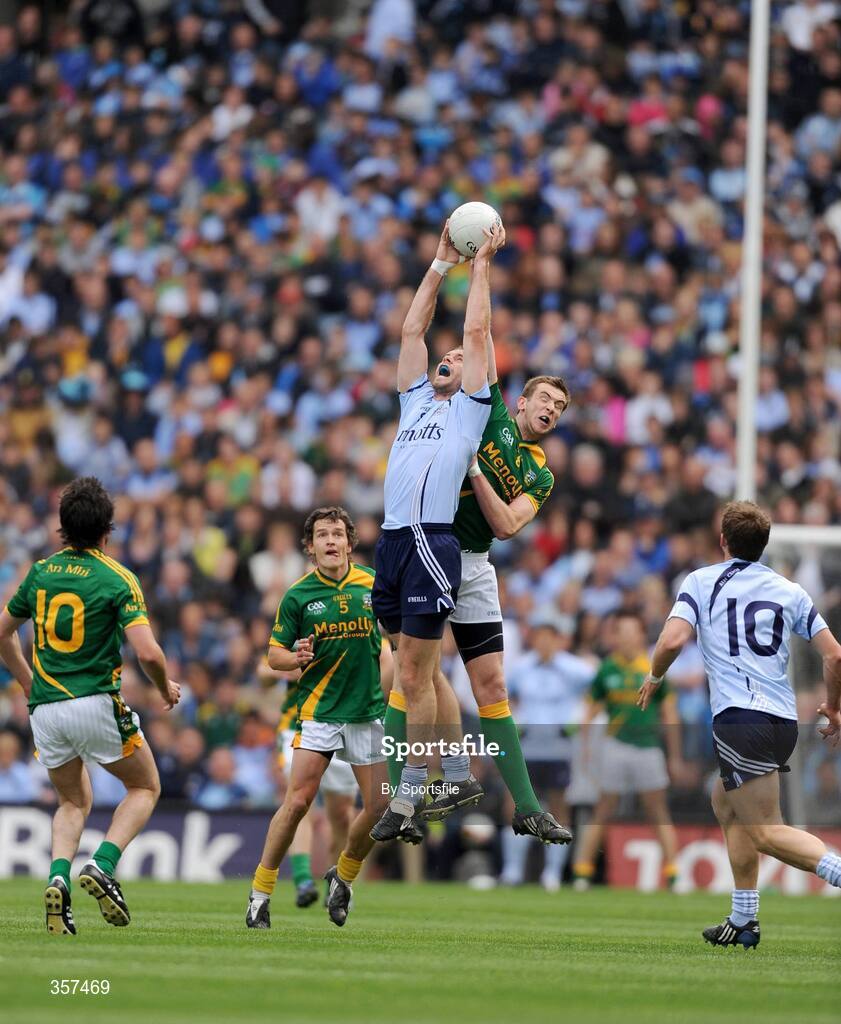 7 June 2009; Darren Magee, Dublin, in action against Mark Ward, Meath. Leinster GAA Football Senior Championship Quarter-Final, Dublin v Meath, Croke Park, Dublin. Photo by Sportsfile
