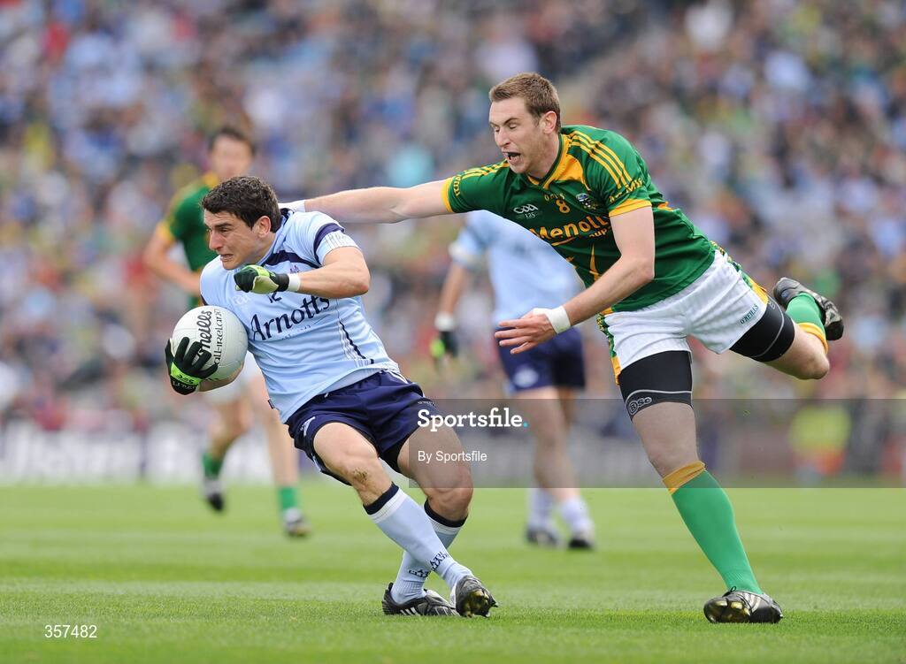 7 June 2009; Bernard Brogan, Dublin, in action against Mark Ward, Meath. Leinster GAA Football Senior Championship Quarter-Final, Dublin v Meath, Croke Park, Dublin. Photo by Sportsfile
