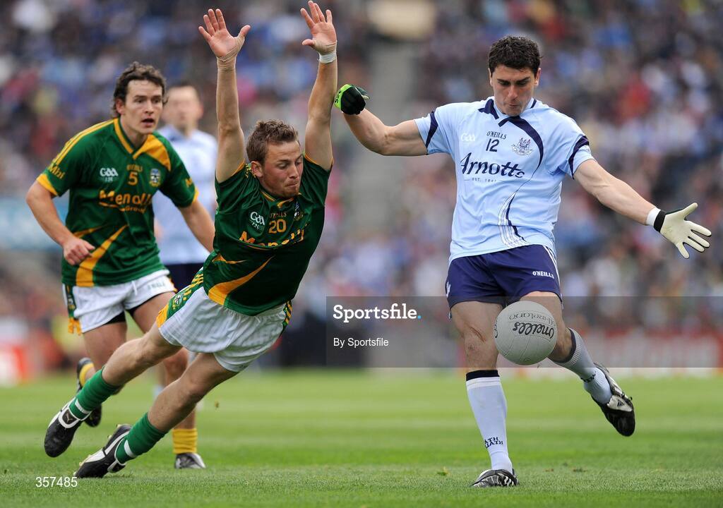 7 June 2009; Bernard Brogan, Dublin, in action against Chris O'Connor, Meath. Leinster GAA Football Senior Championship Quarter-Final, Dublin v Meath, Croke Park, Dublin. Photo by Sportsfile