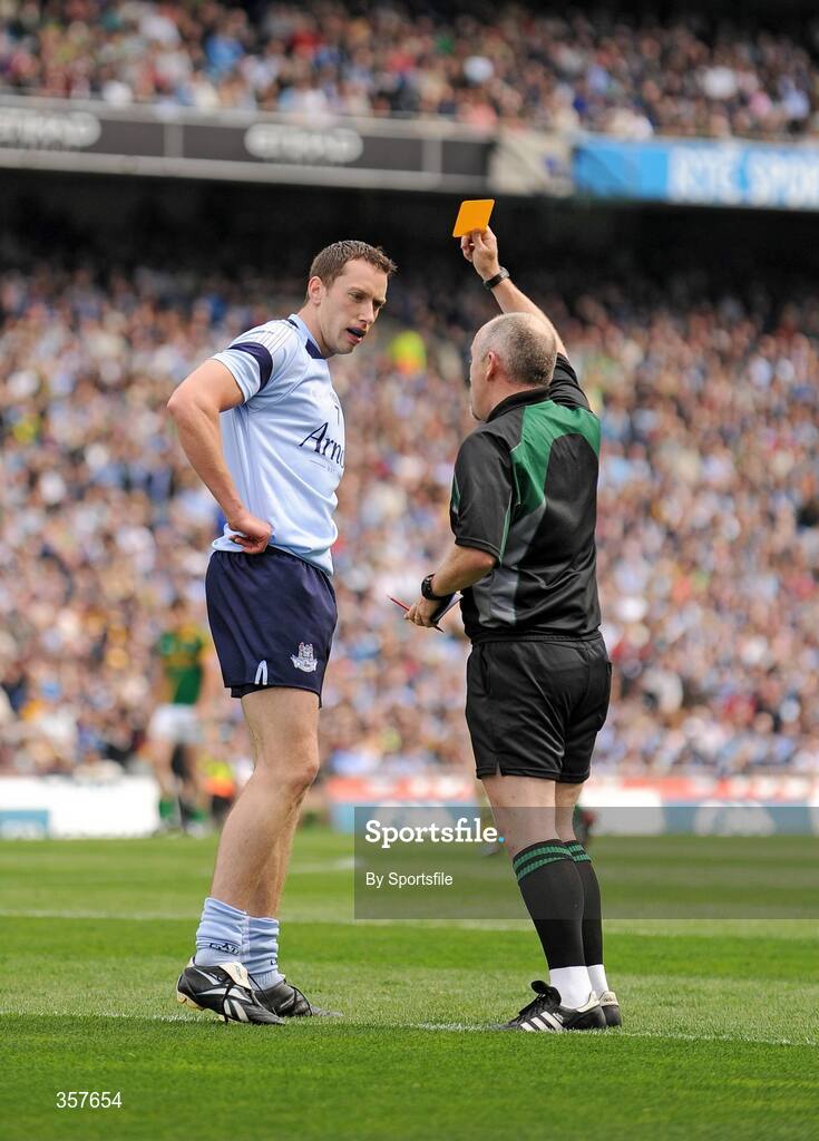 7 June 2009; Barry Cahill, Dublin, is shown a yellow card by referee Martin Duffy. Leinster GAA Football Senior Championship Quarter-Final, Dublin v Meath, Croke Park, Dublin. Photo by Sportsfile