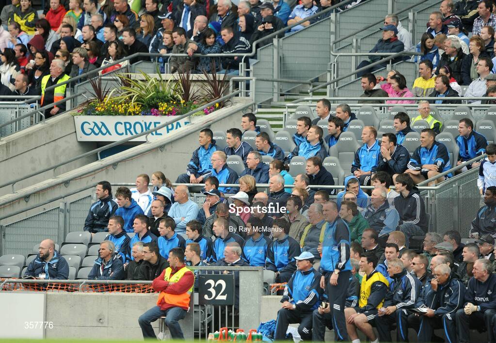 7 June 2009; Former Dublin star Anton O'Toole, centre, wearing glases, watches the game. Leinster GAA Football Senior Championship Quarter-Final, Dublin v Meath, Croke Park, Dublin. Picture credit: Ray McManus / SPORTSFILE