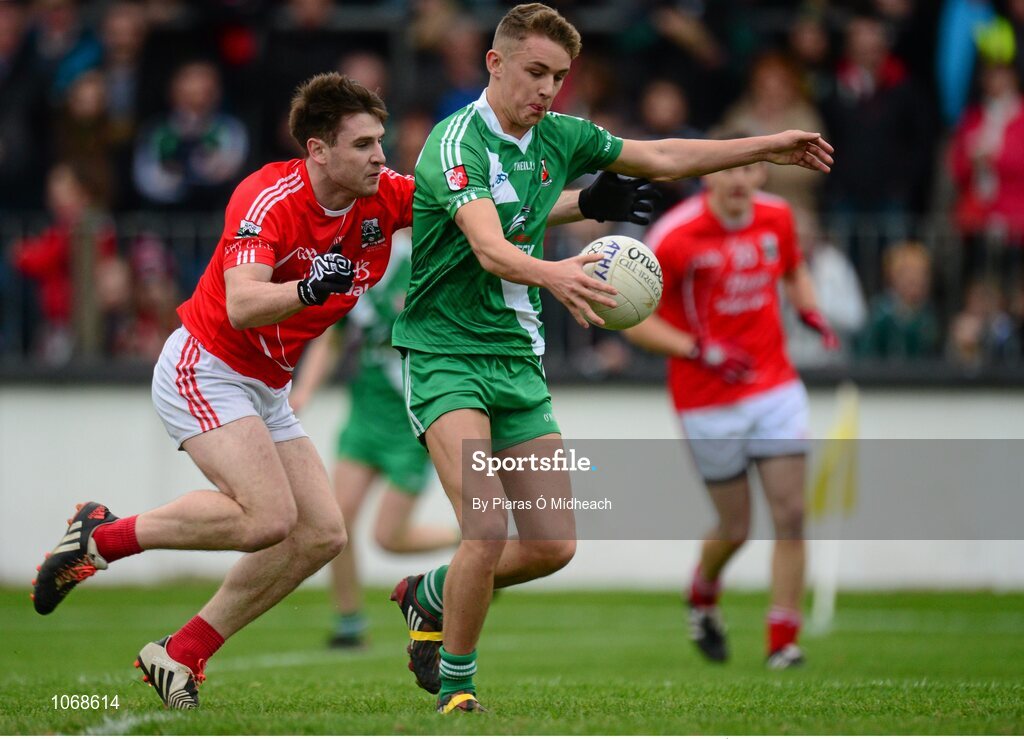 18 October 2015; Ben McCormack, Sarsfields, in action against Killian Mulhall, Athy. Kildare County Senior Football Championship Final, Athy v Sarsfields. St Conleth's Park, Newbridge, Co. Kildare. Picture credit: Piaras Ó Mídheach / SPORTSFILE