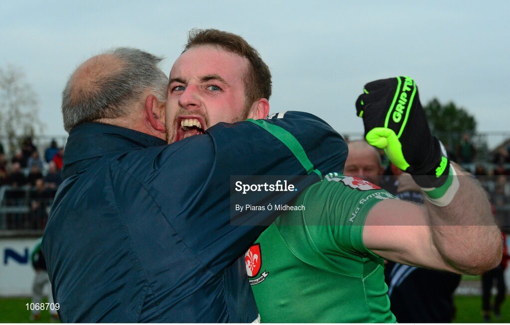 18 October 2015; Sarsfields Alan Smith celebrates with Liam O'Callaghan after the game. Kildare County Senior Football Championship Final, Athy v Sarsfields. St Conleth's Park, Newbridge, Co. Kildare. Picture credit: Piaras Ó Mídheach / SPORTSFILE