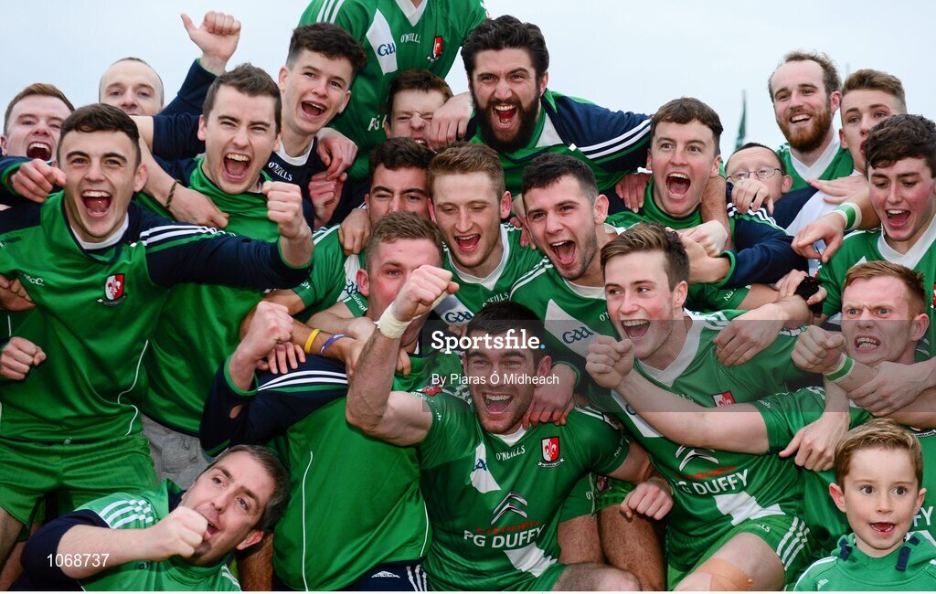 18 October 2015; Sarsfields players celebrate after the game. Kildare County Senior Football Championship Final, Athy v Sarsfields. St Conleth's Park, Newbridge, Co. Kildare. Picture credit: Piaras Ó Mídheach / SPORTSFILE