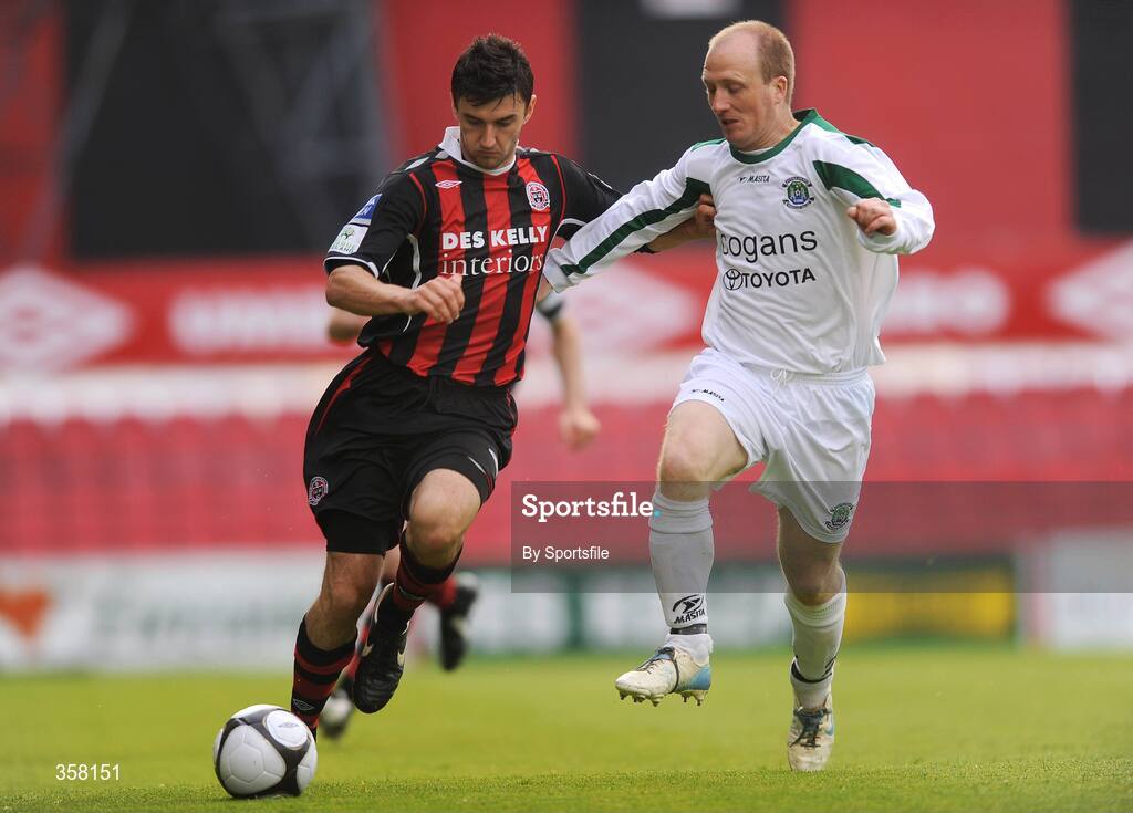 12 June 2009; Anto Murphy, Bohemians, in action against Stephen Hurley, Mayfield United. FAI Ford Cup Third Round, Bohemians v Mayfield United, Dalymount Park, Dublin. Photo by Sportsfile *** Local Caption ***