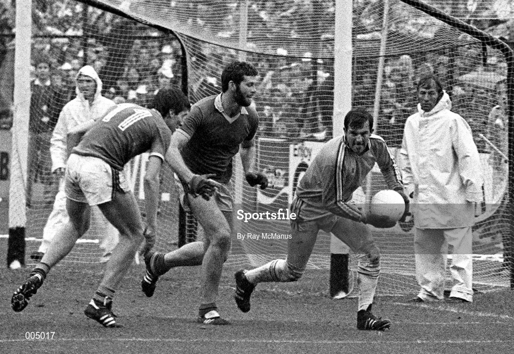 19 September 1982; Martin Furlong of Offaly in action against Eoin "Bomber" Liston, centre, and and Pat Spillane of Kerry during the GAA Football All-Ireland Senior Championship Final match between Offaly and Kerry  at Croke Park in Dublin. Photo by Ray McManus/Sportsfile