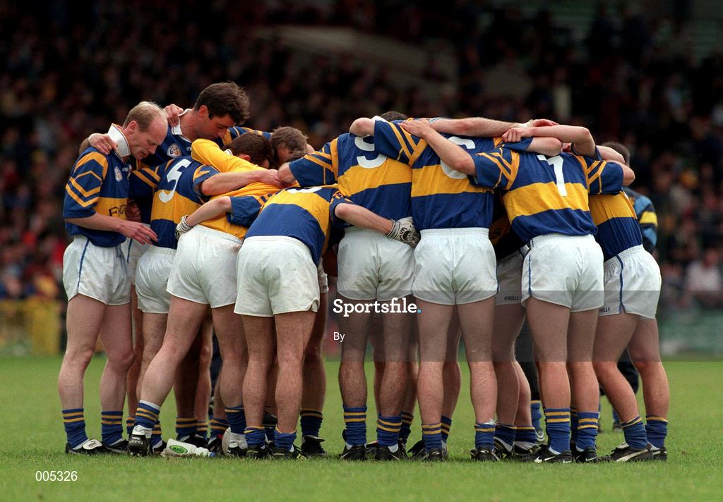 28 June 1998. The Tipperary team in a huddle before they played Clare. Munster Football Championship, Gaelic Grounds. Picture Credit: Brendan Moran/SPORTSFILE.
