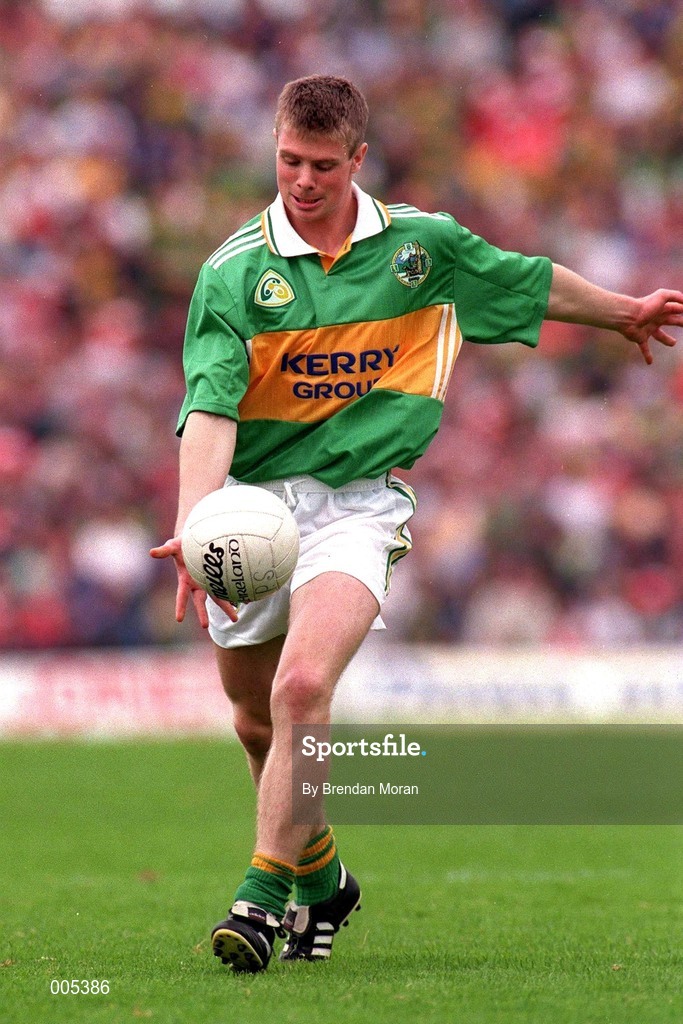 5 July 1998, Tomas O Se of Kerry during the Munster Football Championship Final at Killarney in Co Kerry. Photo by Brendan Moran/Sportsfile