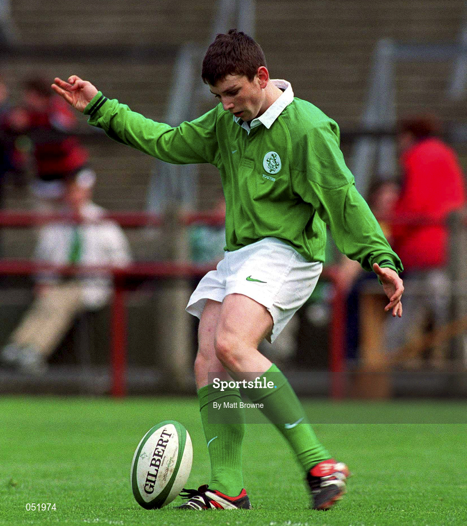 28 April 2000; Andrew Tallon of Ireland during the 4 Nations U18 Championship match between Ireland and England at Lansdowne Road in Dublin. Photo by Matt Browne/Sportsfile