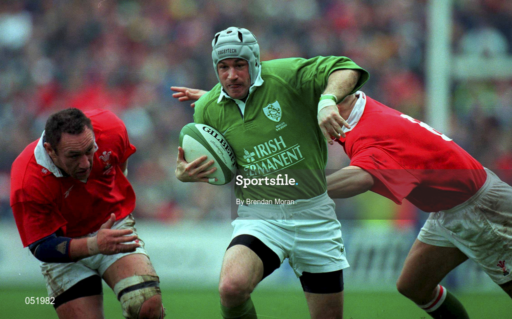 1 April 2000; Andy Ward of Ireland during the Lloyds TSB 6 Nations match between Ireland and Wales at Lansdowne Road in Dublin. Photo by Brendan Moran/Sportsfile
