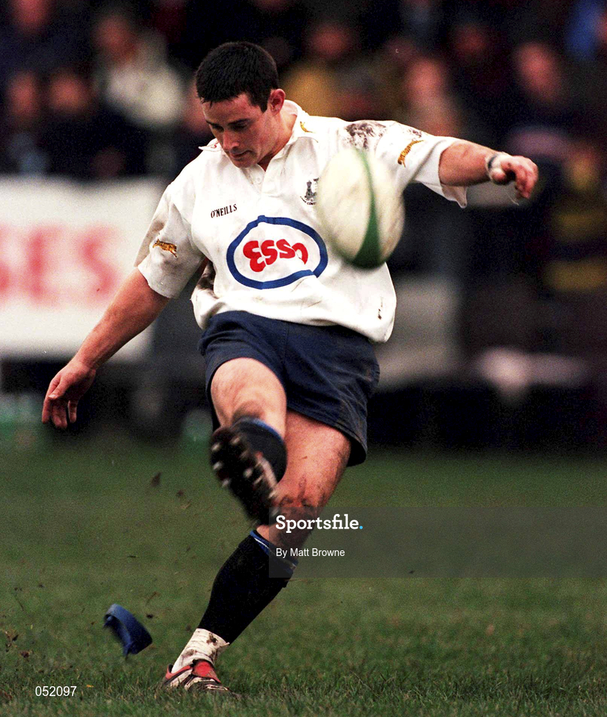 23 December 2000; Brian O'Meara of Cork Constitution during the AIB All-Ireland League Division 1 match between Terenure College RFC and Cork Constitution RFC at Lakelands Park in Dublin. Photo by Matt Browne/Sportsfile