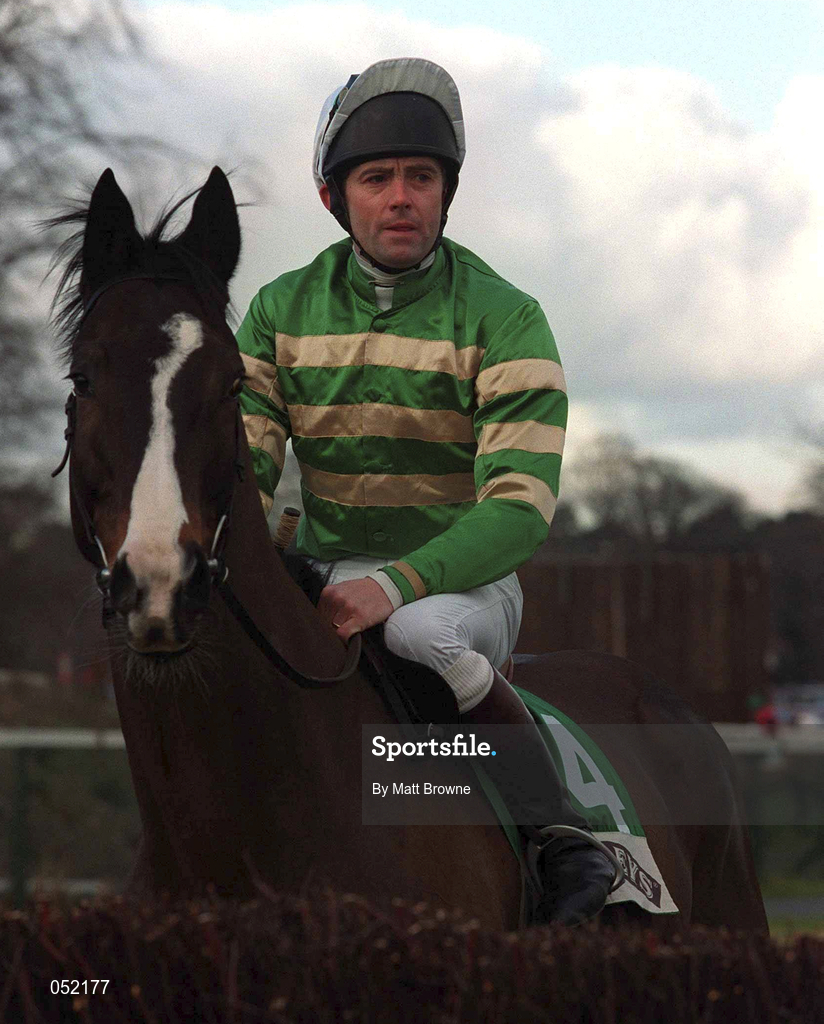 23 January 2000; Conor O'Dwyer on Grimes prior to the Baileys Arkle Perpetual Challenge Cup at Leopardstown Racecourse in Dublin. Photo by Matt Browne/Sportsfile