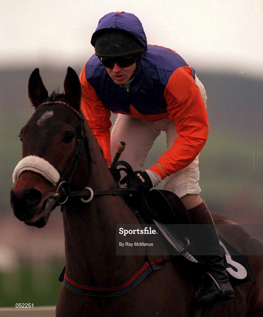 26 December 2000; The Flying Pig, with Shay Barry up, during the Kerry Spring Maiden Hurdle on Day One of the Leopardstown Christmas Festival at Leopardstown Racecourse in Dublin. Photo by Ray McManus/Sportsfile
