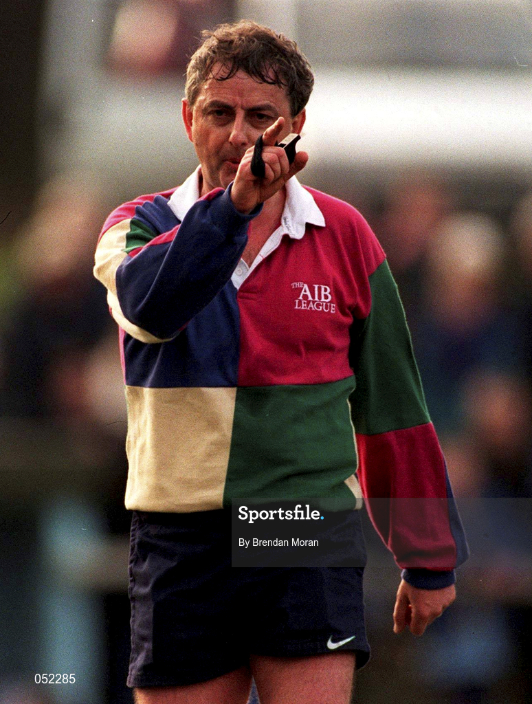 21 January 2000; Referee David Tyndall during the AIB All-Ireland League Division 1 match between Garryowen and St Mary's at Dooradoyle in Limerick. Photo by Brendan Moran/Sportsfile