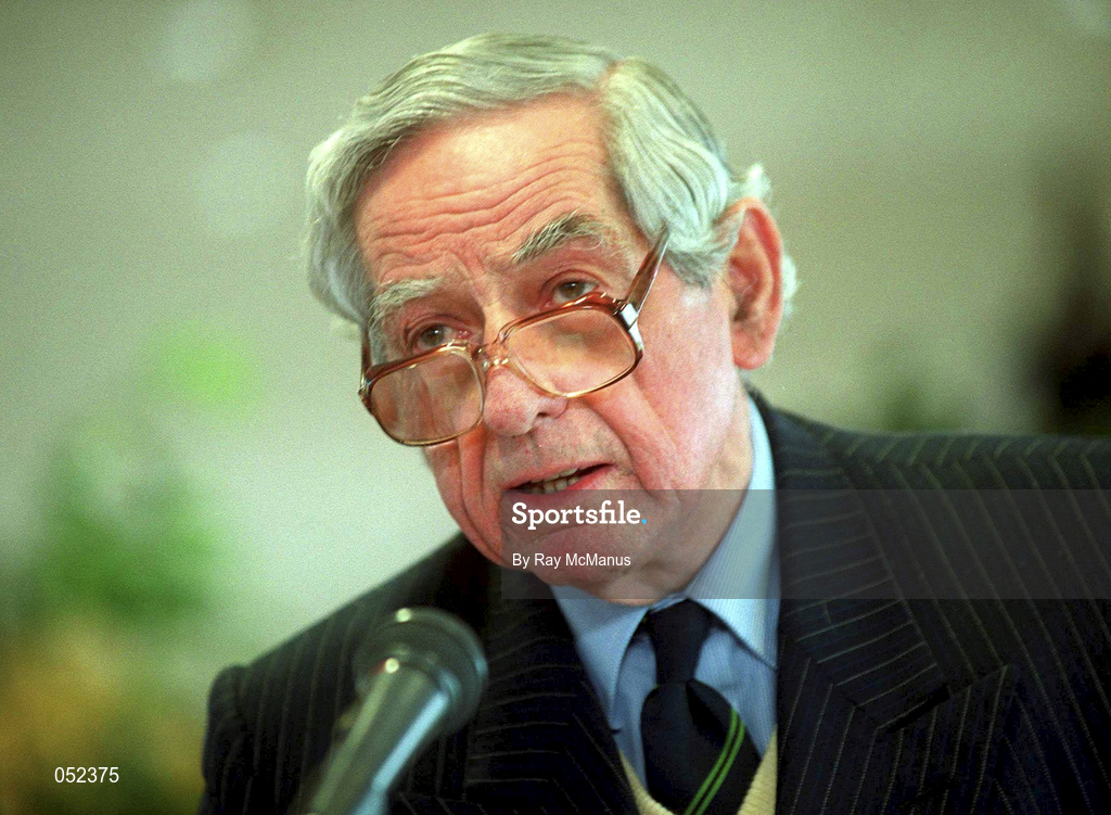 16 January 2000; Chairman of Fairyhouse Racecourse Dr Frank O'Reilly at Fairyhouse Racecourse in Meath. Photo by Ray McManus/Sportsfile