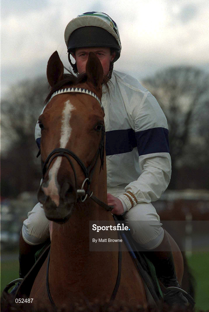 23 January 2000; Garrett Cotter on Commanche Court prior to the Baileys Arkle Perpetual Challenge Cup at Leopardstown Racecourse in Dublin. Photo by Matt Browne/Sportsfile