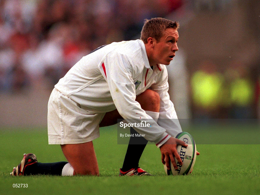 2 October 1999; Jonny Wilkinson of England lines up a kick during the1999 Rugby World Cup Pool B match between England and Italy at Twickenham Stadium in London. Photo by David Maher/Sportsfile