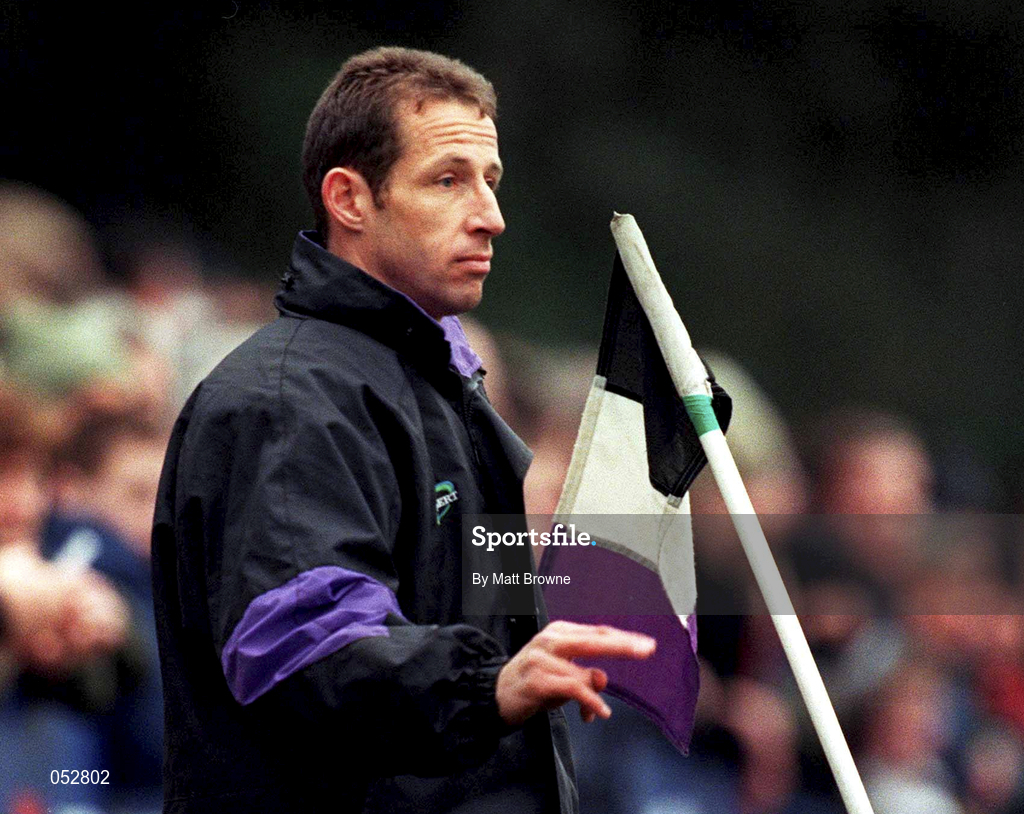 23 December 2000; Terenure coach Kevin Putt during the AIB All-Ireland League Division 1 match between Terenure College RFC and Cork Constitution RFC at Lakelands Park in Dublin. Photo by Matt Browne/Sportsfile