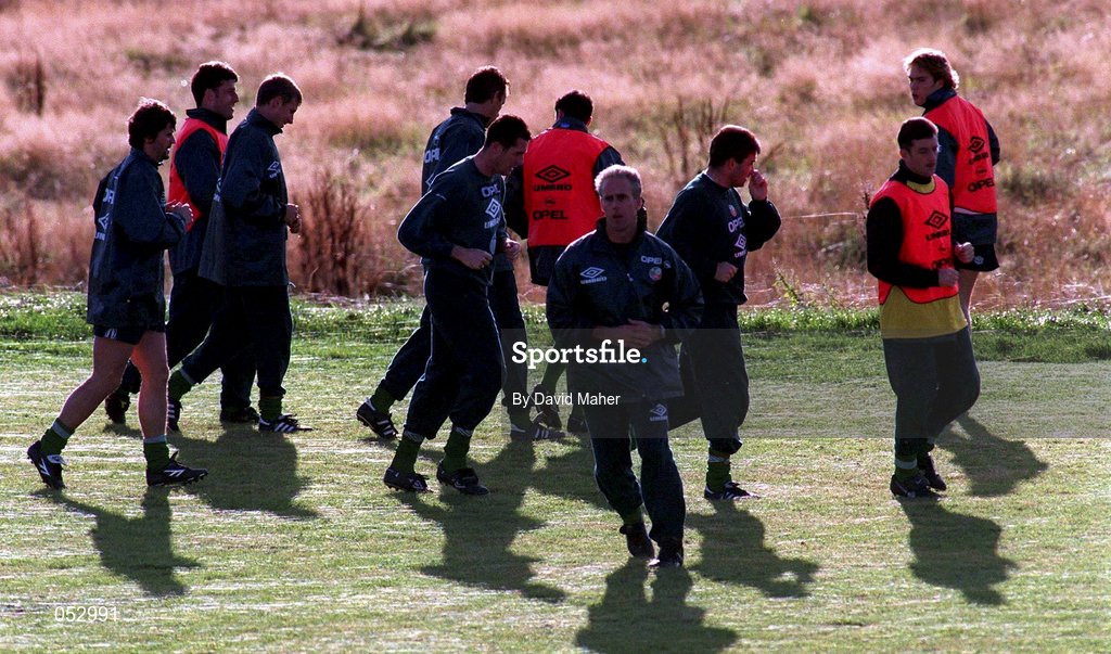 7 November 1996; Players warm up during a Republic of Ireland training session at Oriel Park in Dundalk. Photo by David Maher/Sportsfile