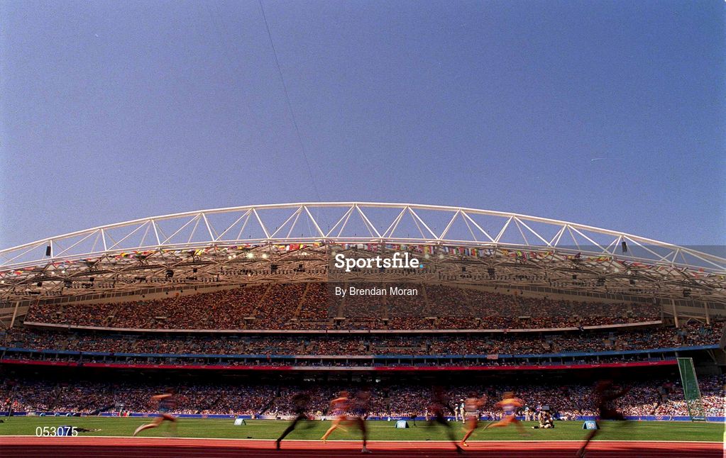 22 September 2000; A general view during the Women's 800m heats on day 8 of the 2000 Sydney Olympic games at Stadium Australia in Sydney. Photo by Brendan Moran/Sportsfile