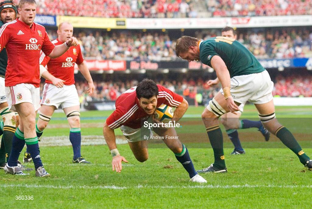 20 June 2009; British and Irish Lions' Mike Phillips scores a try late in the second half. 1st Test, South Africa v British and Irish Lions, ABSA Stadium, Durban, South Africa. Picture credit: Andrew Fosker / SPORTSFILE