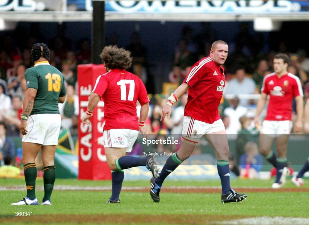 20 June 2009; Phil Vickery, British and Irish Lions, is replaced by team-mate Adam Jones. 1st Test, South Africa v British and Irish Lions, ABSA Stadium, Durban, South Africa. Picture credit: Andrew Fosker / SPORTSFILE