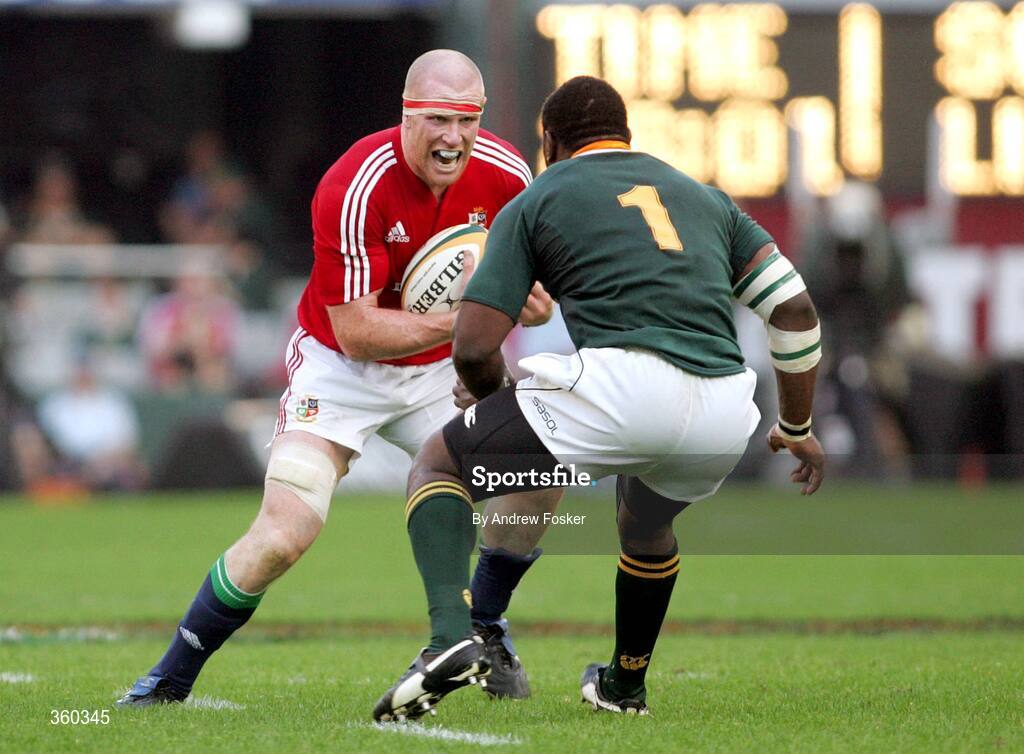20 June 2009; Paul O'Connell, British and Irish Lions, in action against Tendai Mtawarira, South Africa. 1st Test, South Africa v British and Irish Lions, ABSA Stadium, Durban, South Africa. Picture credit: Andrew Fosker / SPORTSFILE