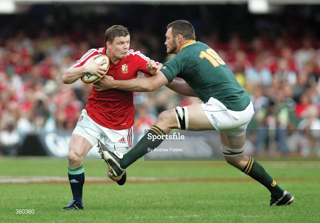 20 June 2009; Brian O'Driscoll, British and Irish Lions, tries to get past Danie Rossouw, South Africa. 1st Test, South Africa v British and Irish Lions, ABSA Stadium, Durban, South Africa. Picture credit: Andrew Fosker / SPORTSFILE