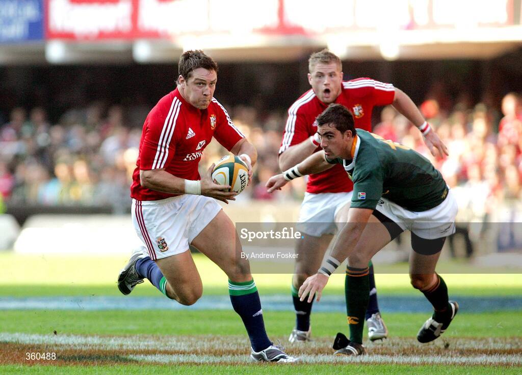 20 June 2009; David Wallace, British and Irish Lions, in action against Ruan Pienaar, South Africa. 1st Test, South Africa v British and Irish Lions, ABSA Stadium, Durban, South Africa. Picture credit: Andrew Fosker / SPORTSFILE