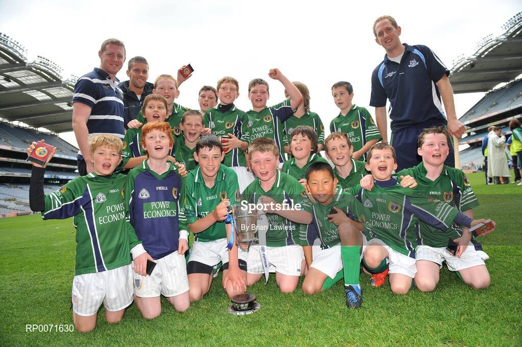 18 June 2009; St. Pius X B.N.S players celebrate with the Corn Frank Cahill after the game. Allianz Cumann na mBunscoil Finals, St. Pius X B.N.S., Dublin, v St. Brigids, Killester, Corn Frank Cahill, Croke Park, Dublin. Picture credit: Brian Lawless / SPORTSFILE